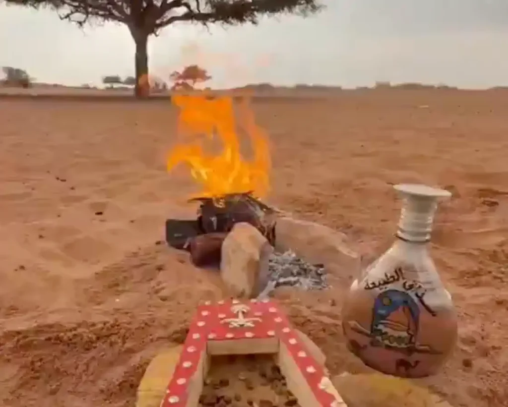 شاب يسوي القهوة السعودية بطريقته