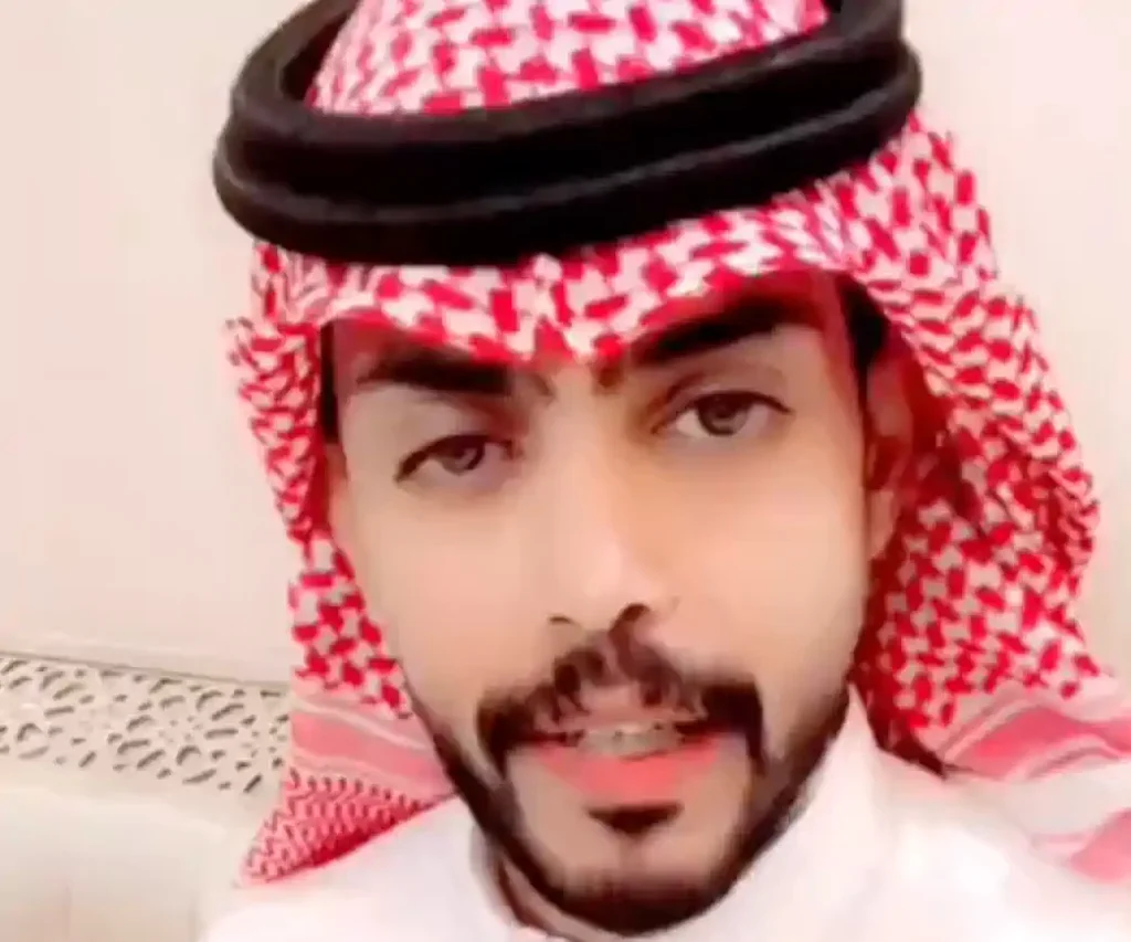 شخص يشارك تجربته مع خفقان القلب وارتجاع المريء والحموضة