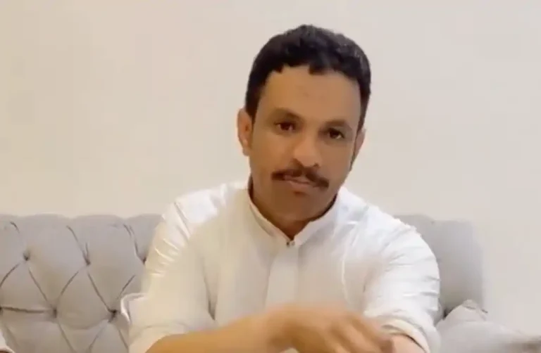 مقطع متداول يظهر فيه شخص يُقسم بالله أن وصفة استخدمها لابنته المصابة بالأكزيما، بعد مراجعات متعددة للمستشفيات، ساعدت في تحسّن حالتها خلال 3 أيام فقط، ويذكر أن لها ملفًا في مستشفى القاعدة الجوية بالطائف لمن يرغب بالتأكّد 🤯