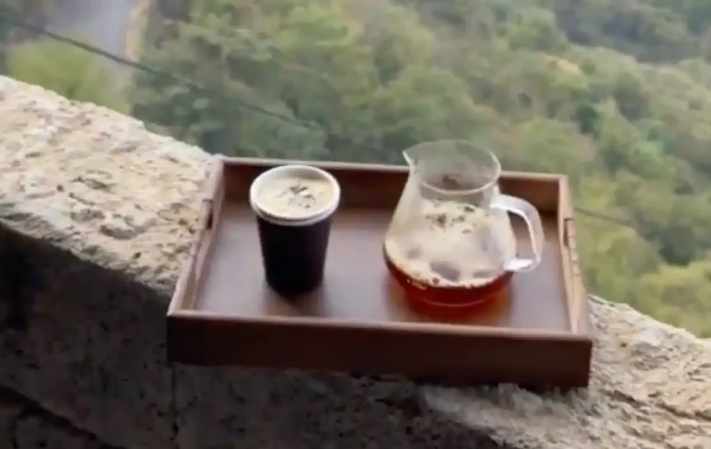 متداول: فتاة تستعرض روتينها اليومي في قريتها الهادئة والبسيطة، بلقطات مليئة بالعفوية والجمال